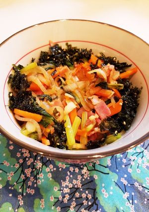 チーズと野菜炒め乗っけご飯-レシピのメイン写真