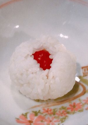 こんぶ茶とミニトマトで、ひと口おにぎり！-レシピのメイン写真