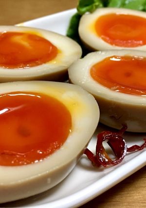 ちょいピリ辛♡とろ〜り半熟煮卵（味玉）-レシピのメイン写真