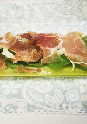 簡単!材料2種類!ルッコラ生ハムサラダ♪-レシピのメイン写真