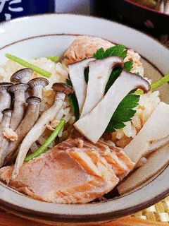 生秋鮭ときのこの炊き込みごはん-レシピのメイン写真