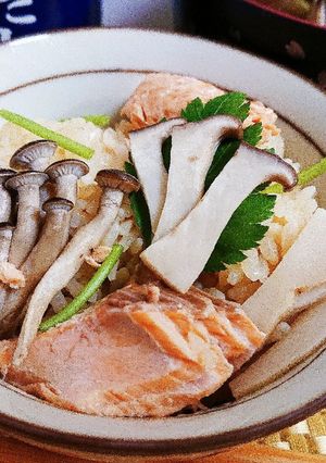 生秋鮭ときのこの炊き込みごはん-レシピのメイン写真