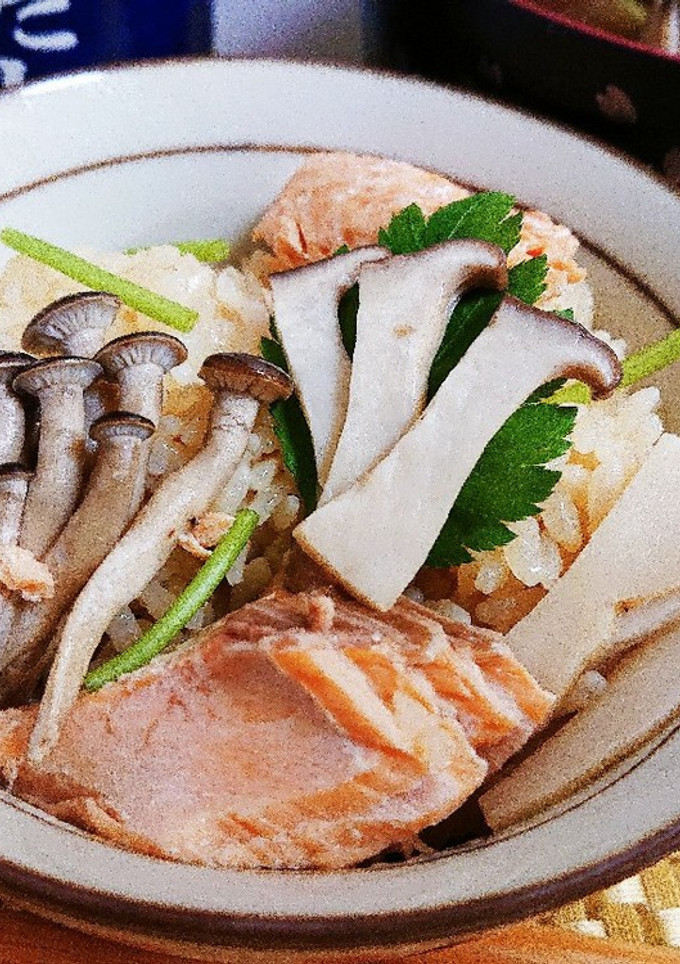 生秋鮭ときのこの炊き込みごはん-レシピのメイン写真