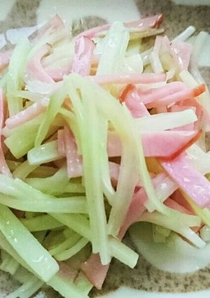 ブロッコリーの茎とハムの塩炒め-レシピのメイン写真