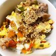 レンジで青椒肉絲風ミニトマトの梅炒め丼