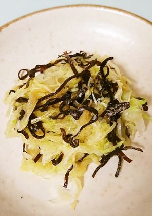 レンチンで簡単♫塩昆布入り無限キャベツ-レシピのメイン写真
