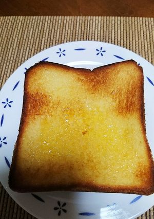 マーガリンにきび糖の甘いトースト-レシピのメイン写真