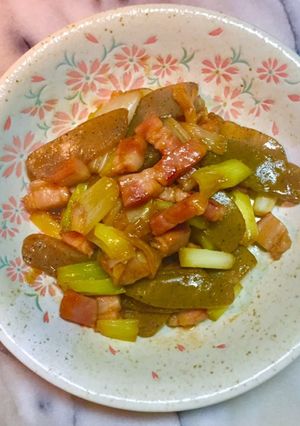 No2234こんにゃくベーコンネギ煮付け-レシピのメイン写真