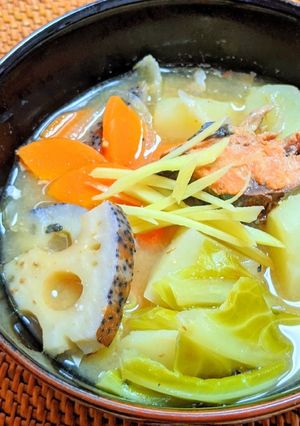 鯖缶とゴロゴロ野菜のお味噌汁-レシピのメイン写真
