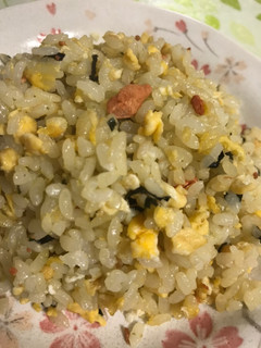 にんにく香る鮭茶漬けの素でチャーハン♪-レシピのメイン写真