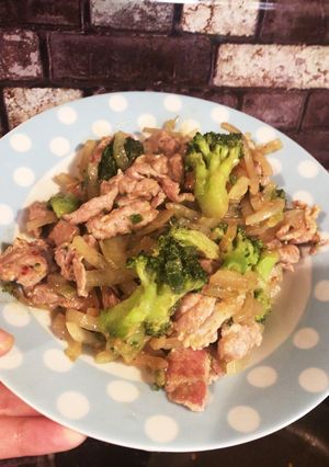 塩ダレ×カレー粉で豚肉とブロッコリー炒め-レシピのメイン写真