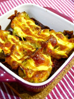 簡単!ピーマンのカレーチーズ焼き-レシピのメイン写真