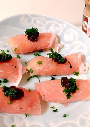 生ハムと薫の黒にんにくチーズ-レシピのメイン写真