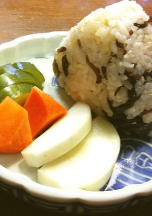 生きくらげとタラコの梅風味おにぎり-レシピのメイン写真