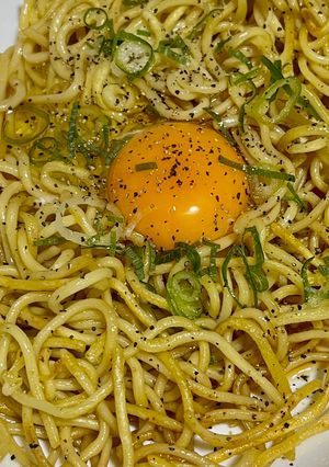 中華麺のアリオリ麺つゆカルボナーラ-レシピのメイン写真