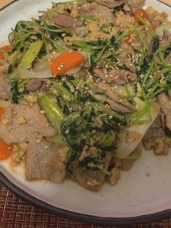 豆苗と豚肉の炒め物-レシピのメイン写真