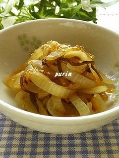 レンジで簡単♪玉ねぎの塩昆布和え-レシピのメイン写真