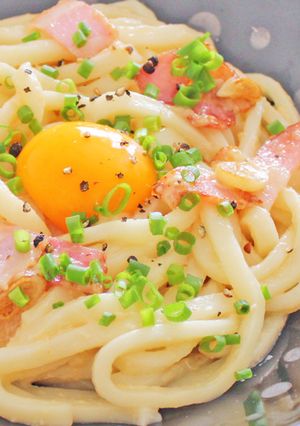 大豆ペーストの釜玉カルボナーラ風うどん-レシピのメイン写真
