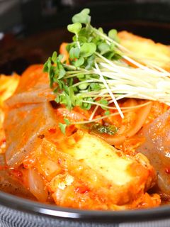 ランチに♪ボリューム満点!厚揚げキムチ丼-レシピのメイン写真