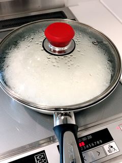 深型フライパンで米を炊く-レシピのメイン写真