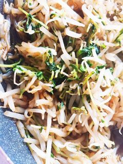 節約!もやしと豆苗の炒め物-レシピのメイン写真