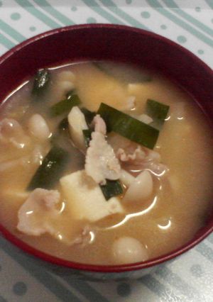 ニラとキャベツで激うま味噌汁-レシピのメイン写真