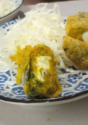 チーズと鶉卵入りかぼちゃのコロッケ-レシピのメイン写真