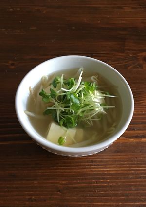 野菜高騰時に！かいわれ大根&もやしスープ-レシピのメイン写真