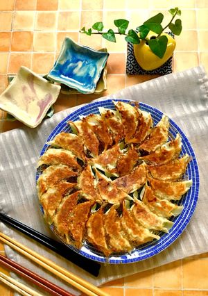 海老とはんぺんの円盤餃子50個☆タレ2種-レシピのメイン写真