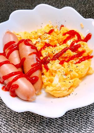 お手軽即席スクランブルエッグとウインナー-レシピのメイン写真