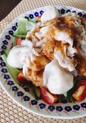水餃子on冷しゃぶサラダ☆ピリ辛ごまだれ-レシピのメイン写真