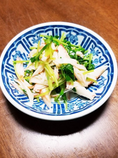 豆苗とカニかまの胡麻油とだし醤油だけ-レシピのメイン写真