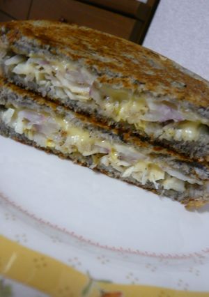 手作り黒ごま食パンでクロックムッシュ-レシピのメイン写真