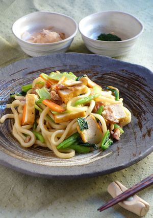 カルシウムUP！厚揚げと青菜の焼きうどん-レシピのメイン写真
