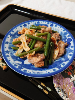 簡単夕食!豚肉とイカオイスターソース炒め-レシピのメイン写真