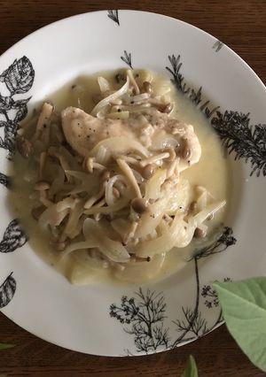 鶏肉としめじの白ワイン煮込み-レシピのメイン写真