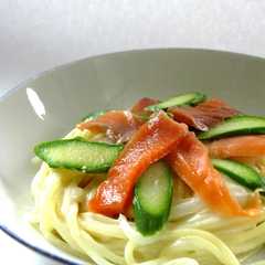 รูปของ サーモンとアスパラのクリームパスタ♡
