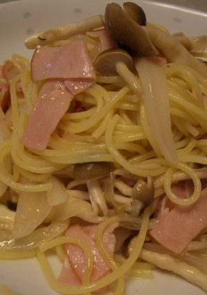 ハムとしめじのペペロンチーノ-レシピのメイン写真