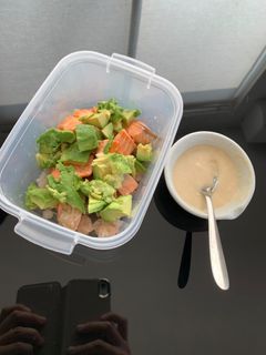 サーモンとアボカドのわさびマヨソース和え-レシピのメイン写真