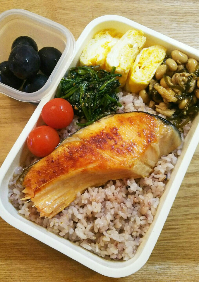 お弁当(9/11)鮭の塩焼き-レシピのメイン写真