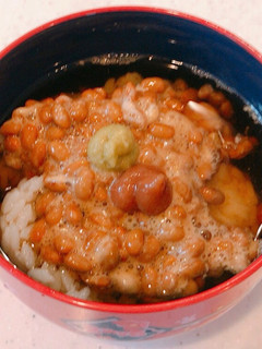 暑い日にサッパリと、梅わさび納豆麦茶漬け-レシピのメイン写真