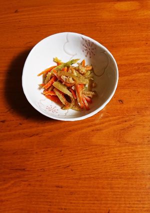 ブロッコリーの芯と鶏皮のきんぴらです-レシピのメイン写真