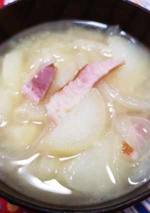 じゃがバタベーコンのみそ汁-レシピのメイン写真