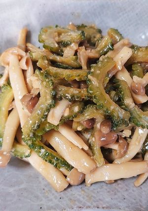 簡単！ゴーヤとシメジの味噌ニンニク炒め♪-レシピのメイン写真