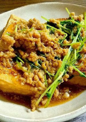 厚揚げステーキの豆苗そぼろあんかけ-レシピのメイン写真