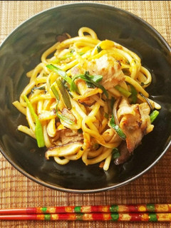 豚バラとニラのサムジャン焼きうどん-レシピのメイン写真