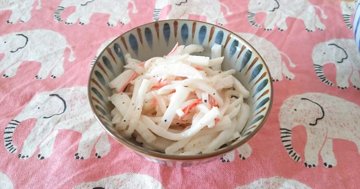 基本からアレンジまで!思わずつくりたくなる「大根とカニかまのごまサラダ」のレシピ集 | クックパッド