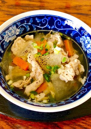 温ったまろ♪豚肉と大根の鶏ガラ入り味噌汁-レシピのメイン写真