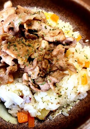 炊き込みピラフの豚ロース肉添え-レシピのメイン写真