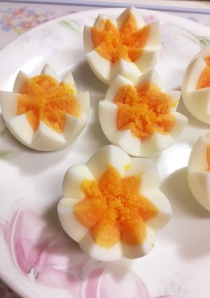 お弁当にも可愛いよ花型ゆで卵〜-レシピのメイン写真